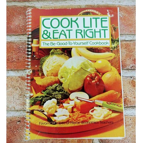 COOK LITE EAT RIGHT Vtg 80s Cookbook Favorite Recipes of Home Economic Teachers - Picture 11 of 11